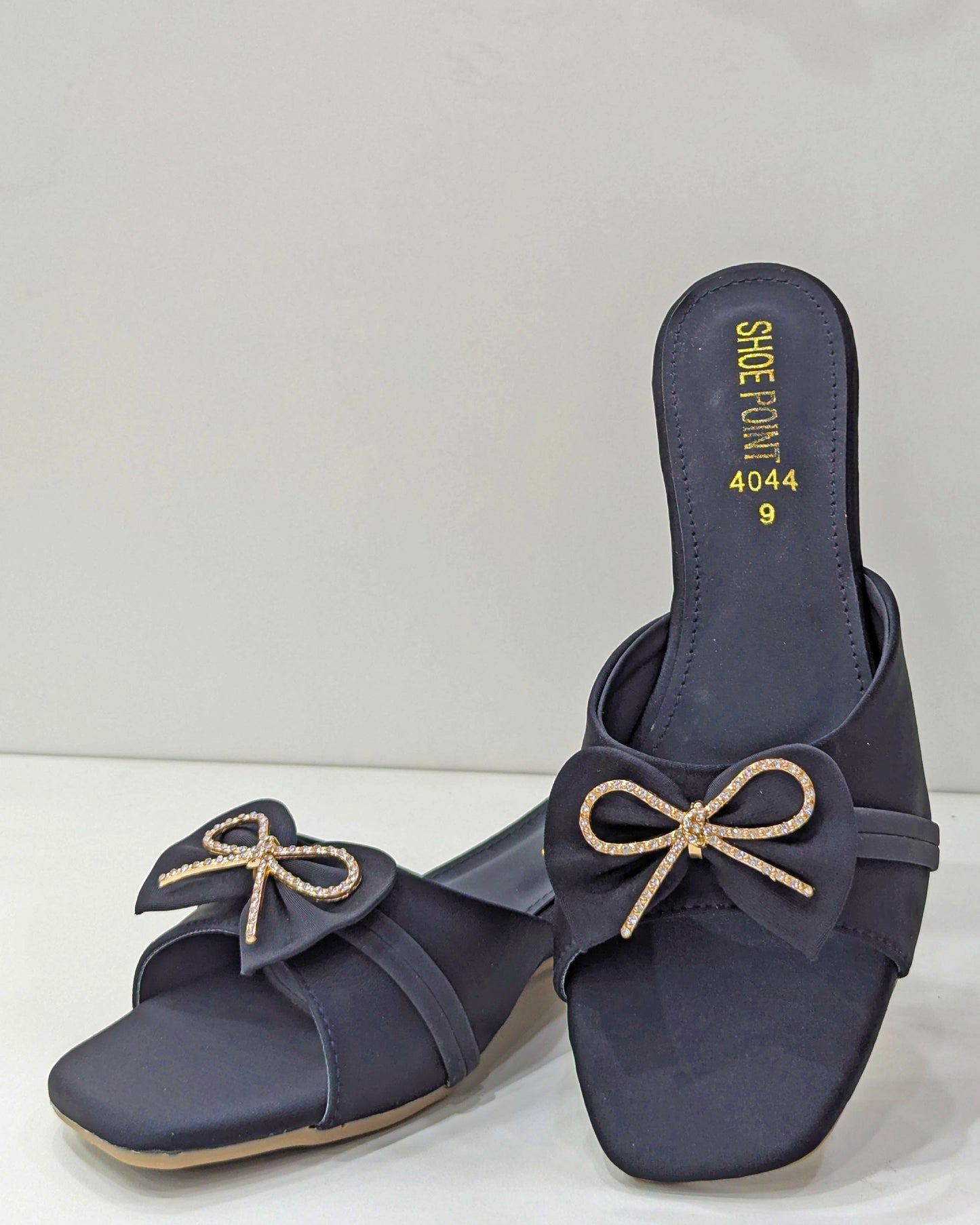 Luminous Buckle Slides – Glow in Style & Comfort