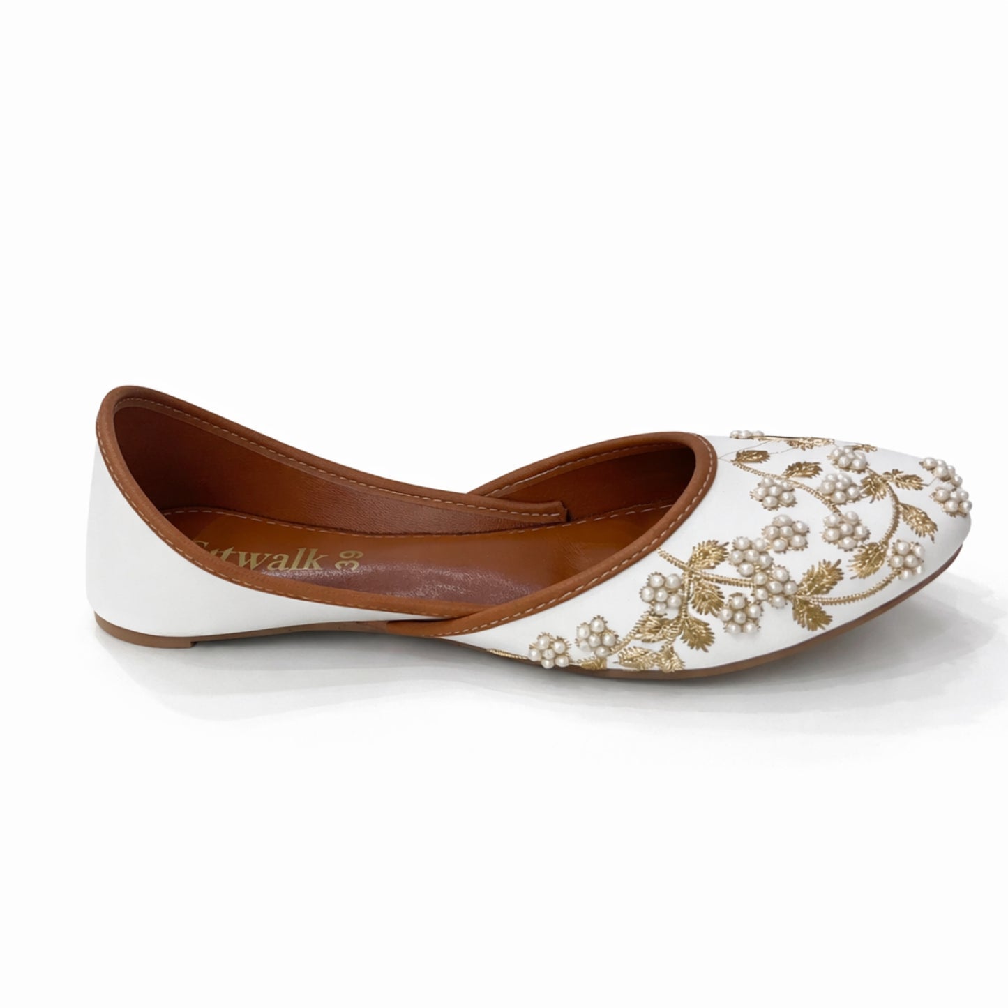 Elegant Pearl & Gold Embroidered Women’s Khussa Flats – Beige Traditional Jutti