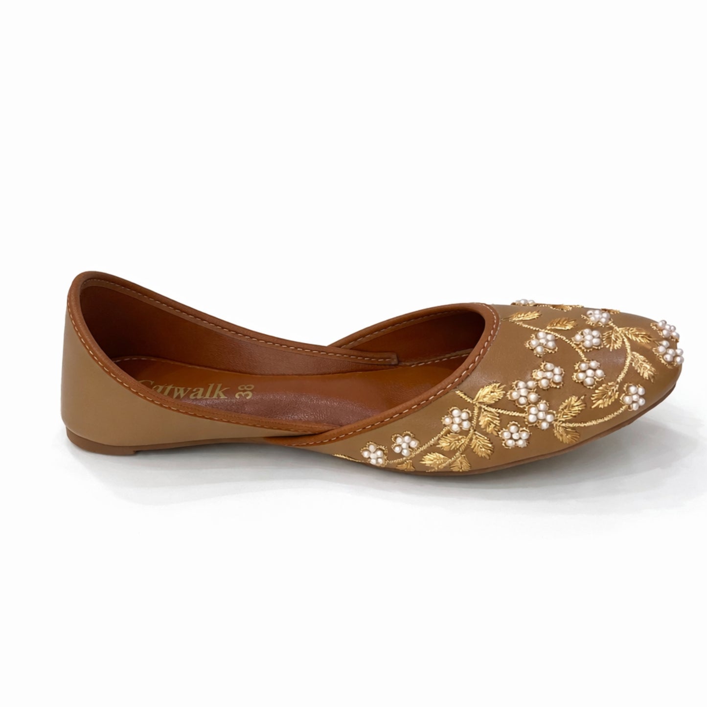 Elegant Pearl & Gold Embroidered Women’s Khussa Flats – Beige Traditional Jutti