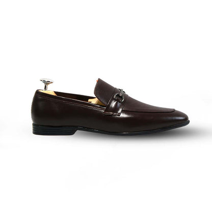 Men’s leather formal shoes wrinkle