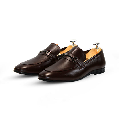 Men’s leather formal shoes wrinkle