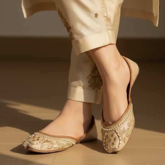 Classic Embellished Women’s Khussa Flats – Ethnic Slip-On Jutti