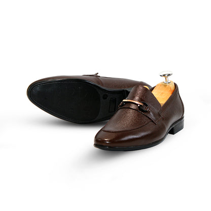 Men’s leather formal shoes wrinkle