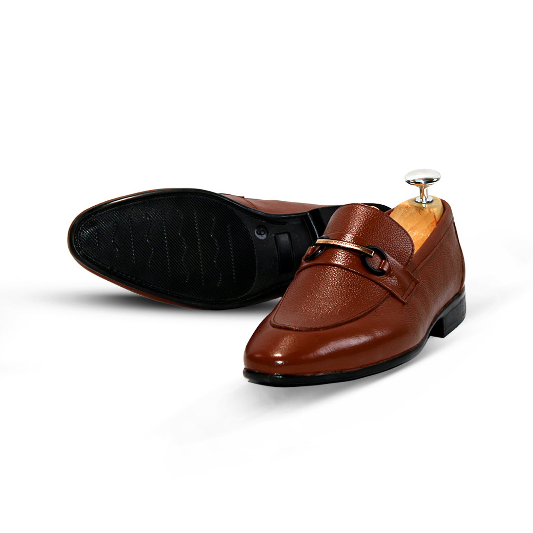 Men’s leather formal shoes wrinkle