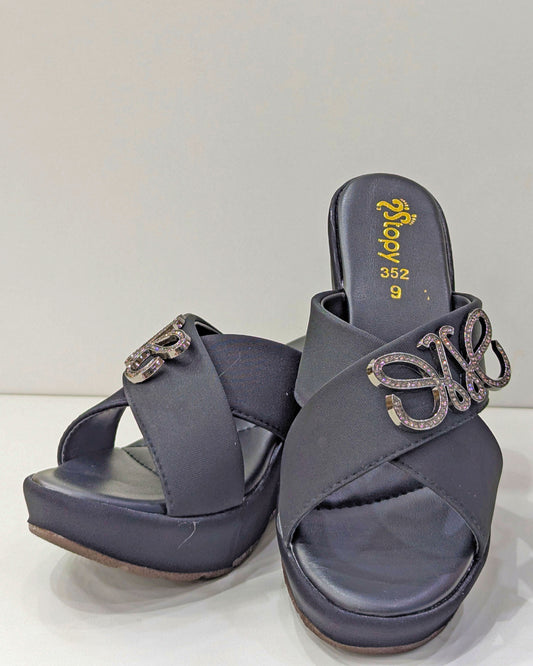 Ladies Wej Sole Chappal – Comfort with Every Step